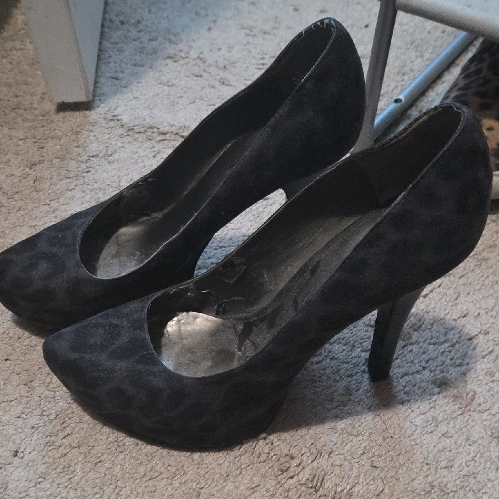 Carlos by Carlos Santana Black and Grey Leopard Stiletto Heels